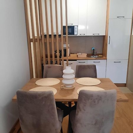 Apartment Paradiso - Besplatan Parking Novi Sad Dış mekan fotoğraf