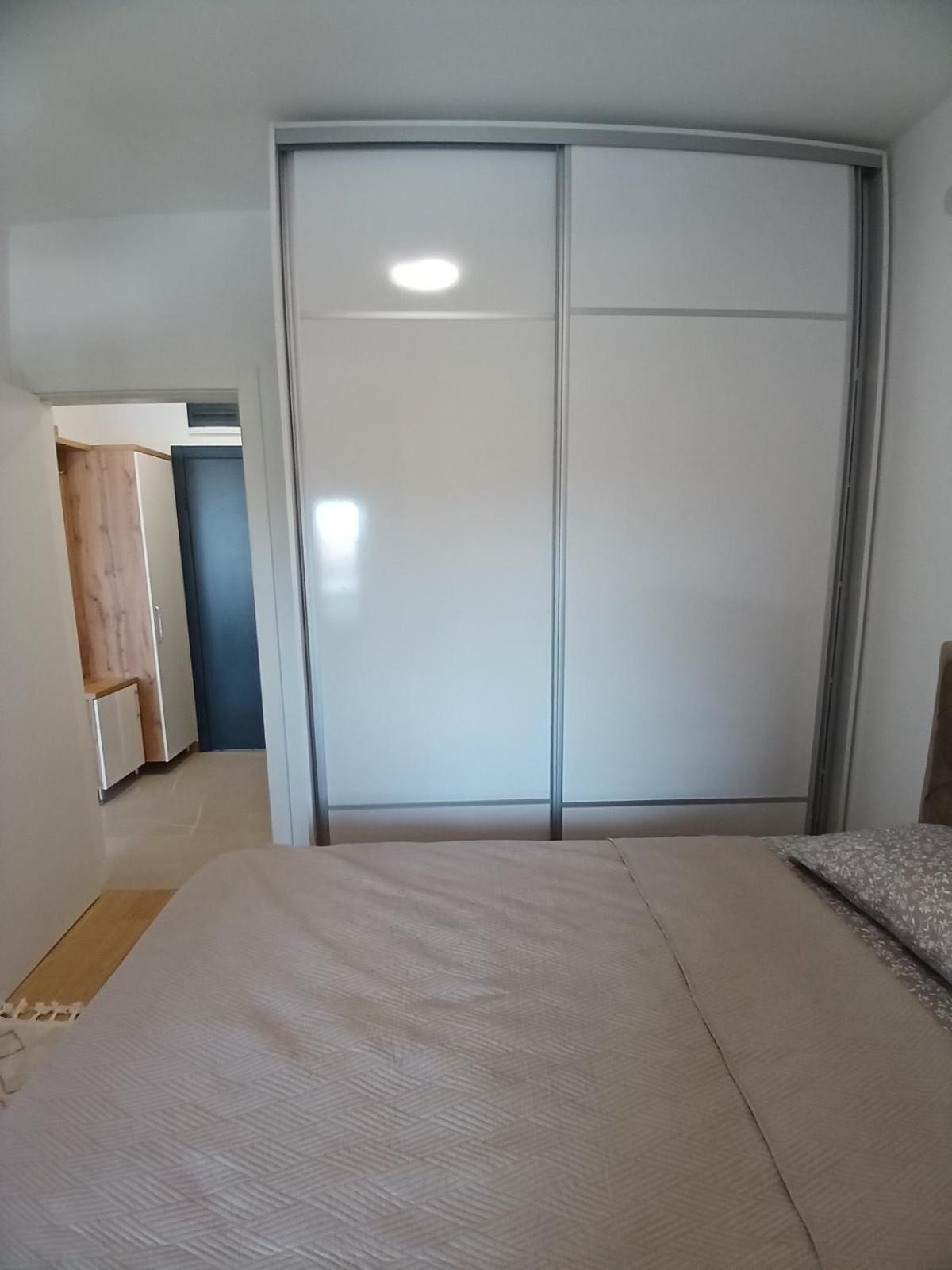 Apartment Paradiso - Besplatan Parking Novi Sad Dış mekan fotoğraf