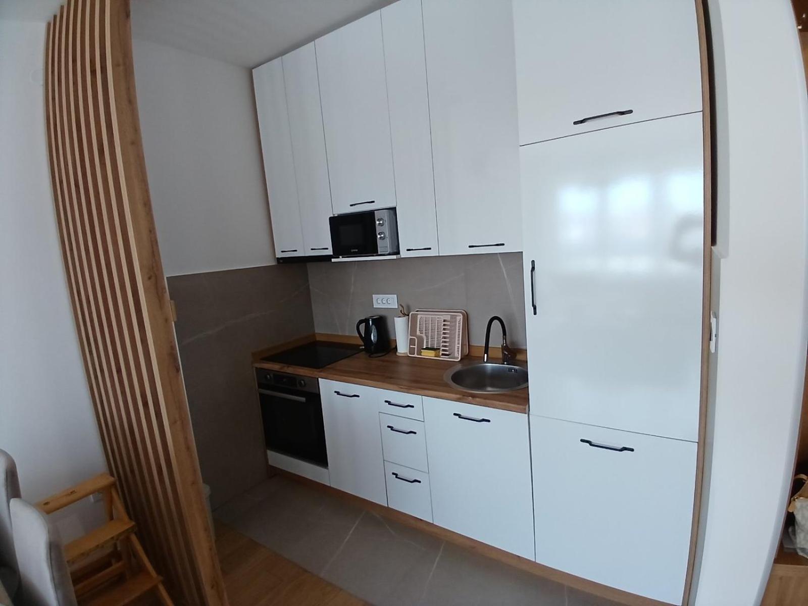 Apartment Paradiso - Besplatan Parking Novi Sad Dış mekan fotoğraf