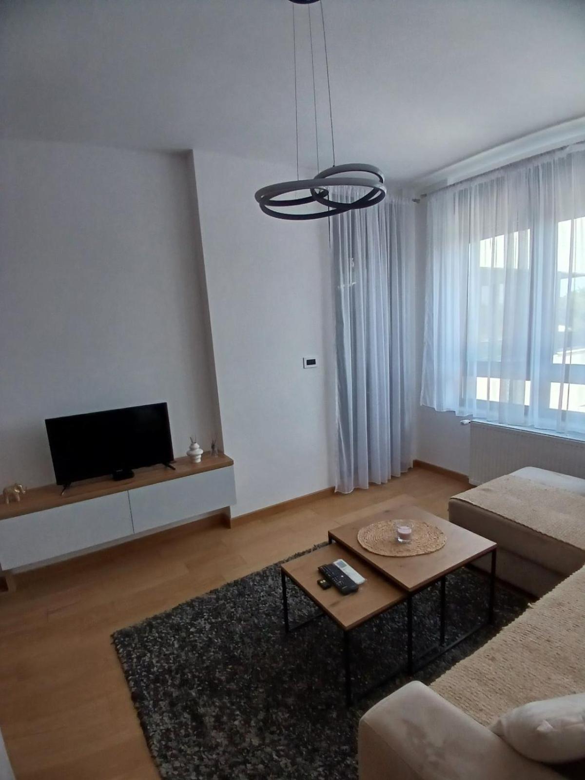 Apartment Paradiso - Besplatan Parking Novi Sad Dış mekan fotoğraf